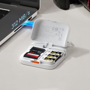 Insta360 2-in-1 Card Reader and Case desktop transfer scene
