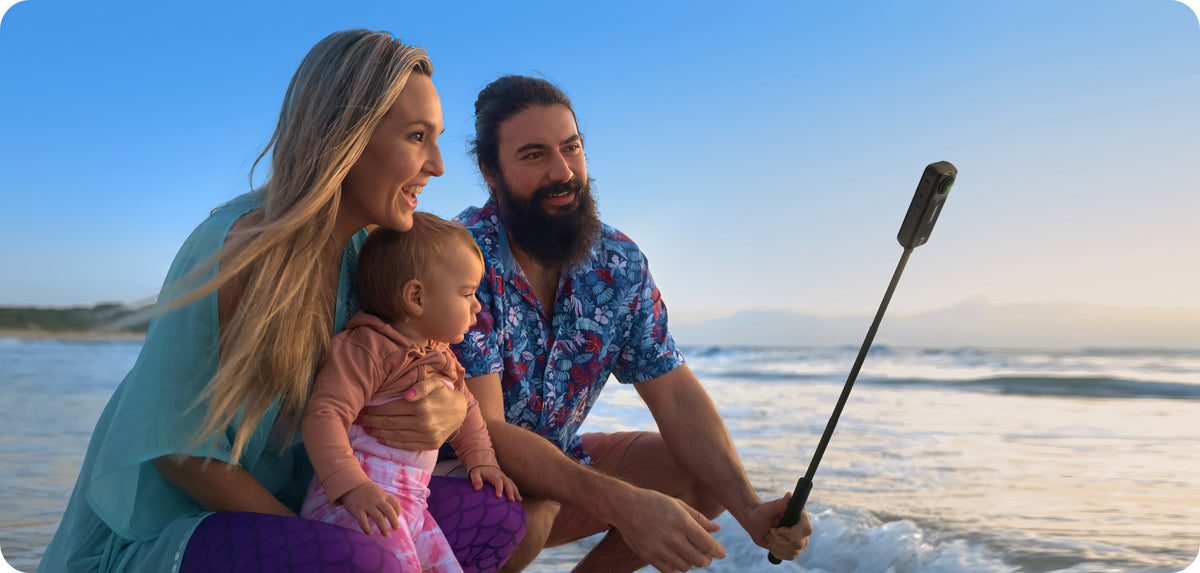 Insta360 85cm Invisible Selfie Stick manufacturer use illustration 2; camera and other illustrated equipment sold separately