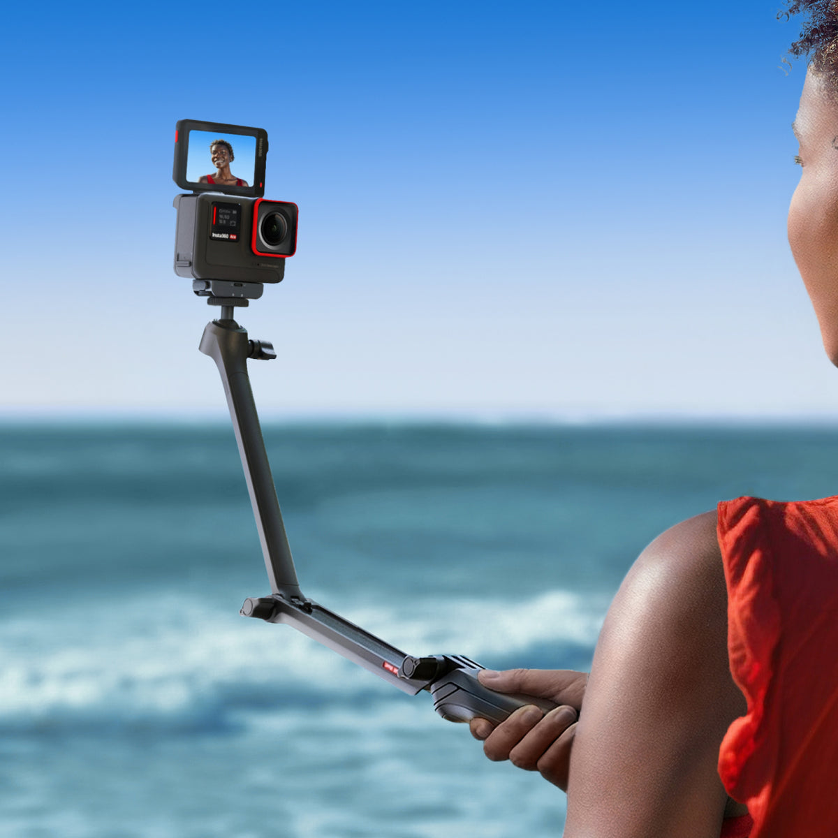 Handheld seaside recording using the extended folding support