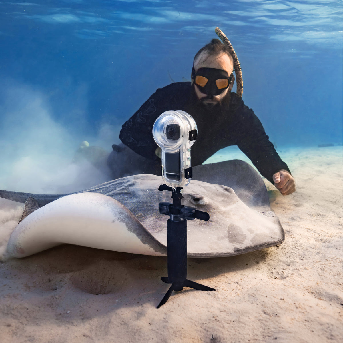 Insta360 Dive Buddy manufacturer tripod-placement filming example