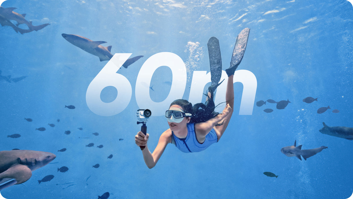 Insta360 GO 3/GO 3S Dive Case manufacturer 60 m underwater filming illustration with a separate camera and grip
