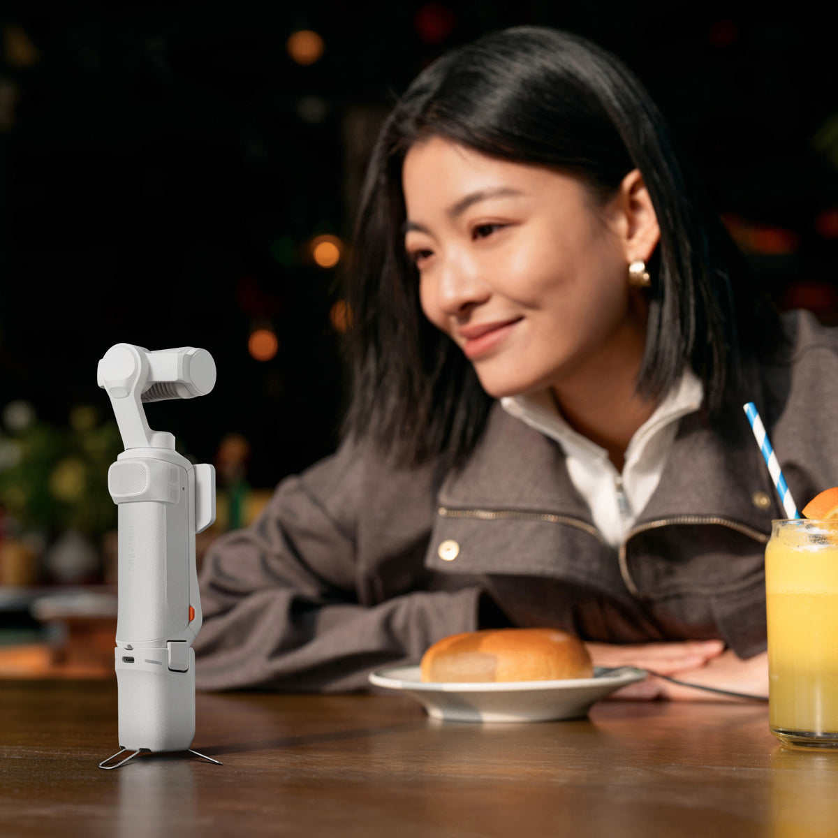 Insta360 Luna Series Battery Handle manufacturer cafe recording setup, camera sold separately